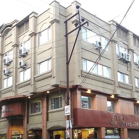 Hotel Arch Manor Deluxe Бхопал Экстерьер фото
